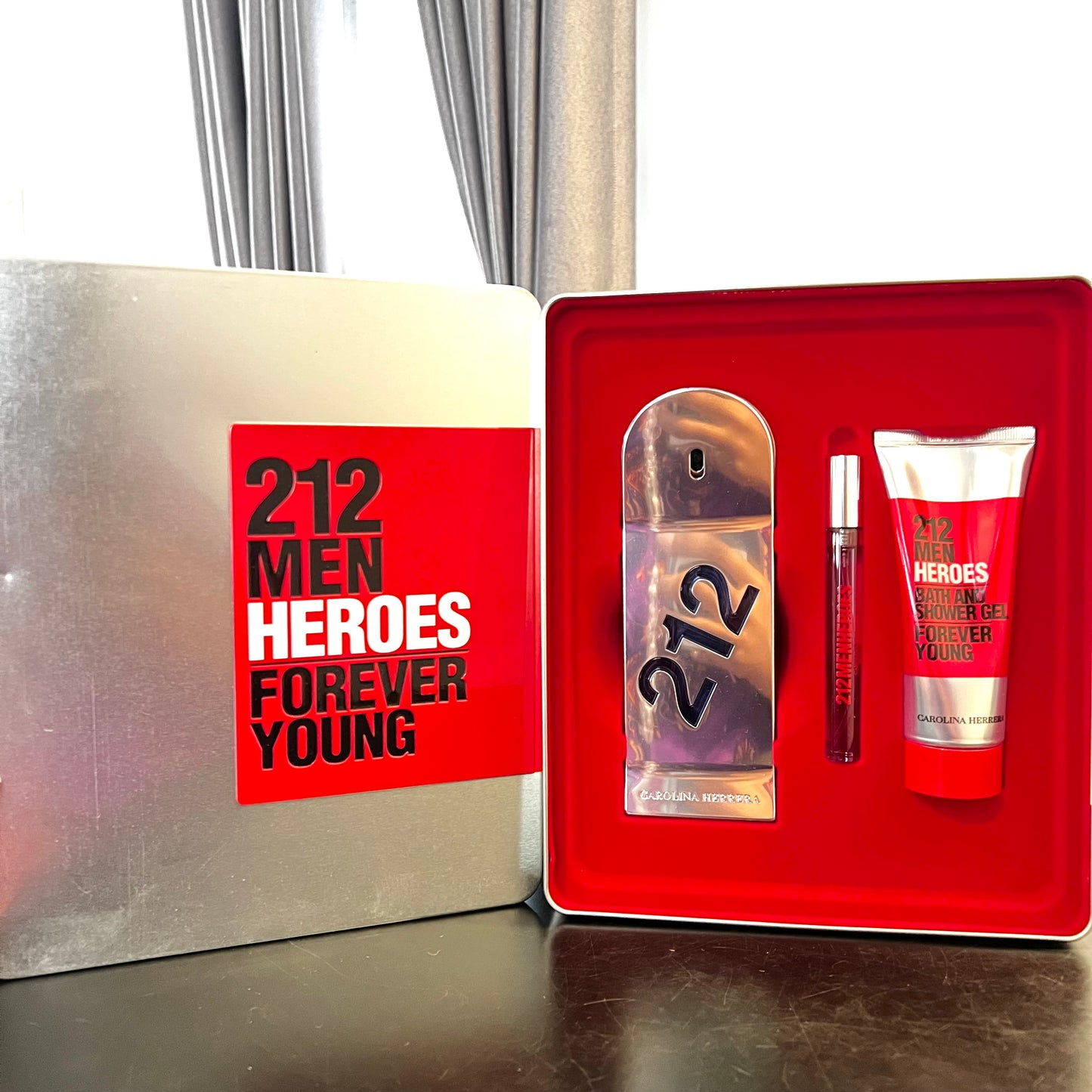 CAROLINA HERRERA 212 MEN HEROES SET